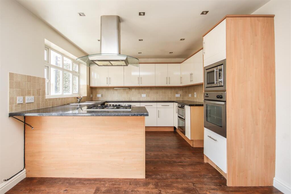 NN10, Rushden Road, Wymington - More