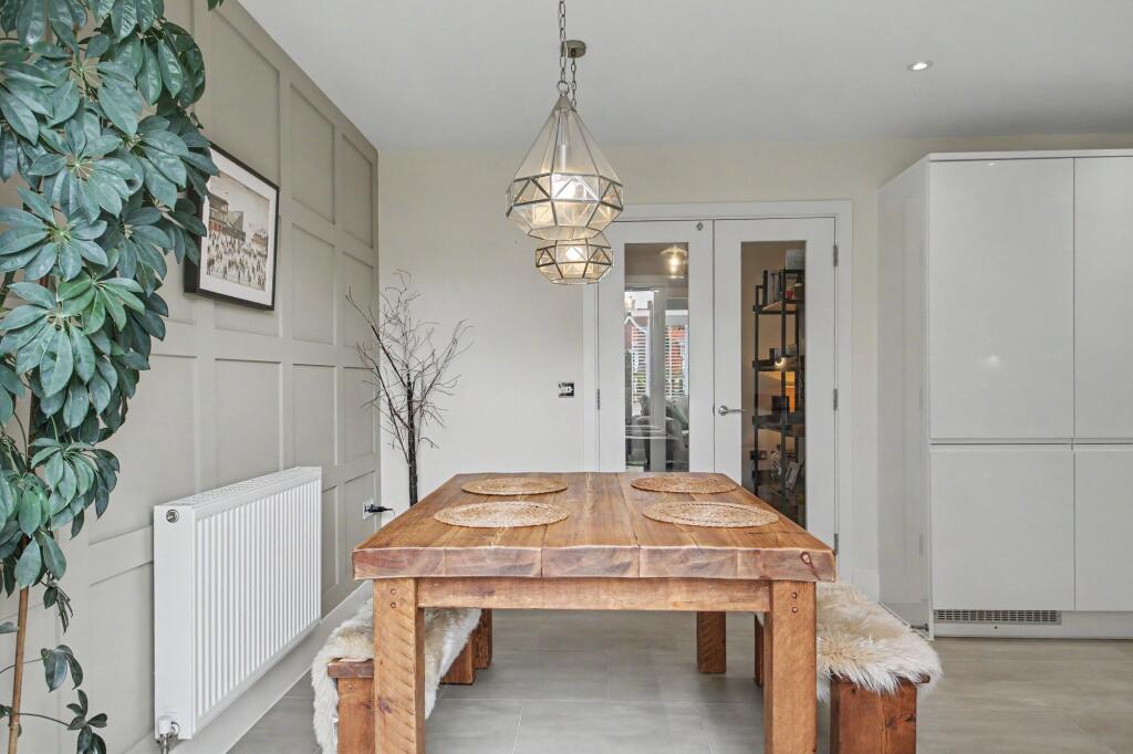 House in Eastleigh, Boorley Green, Botley - More