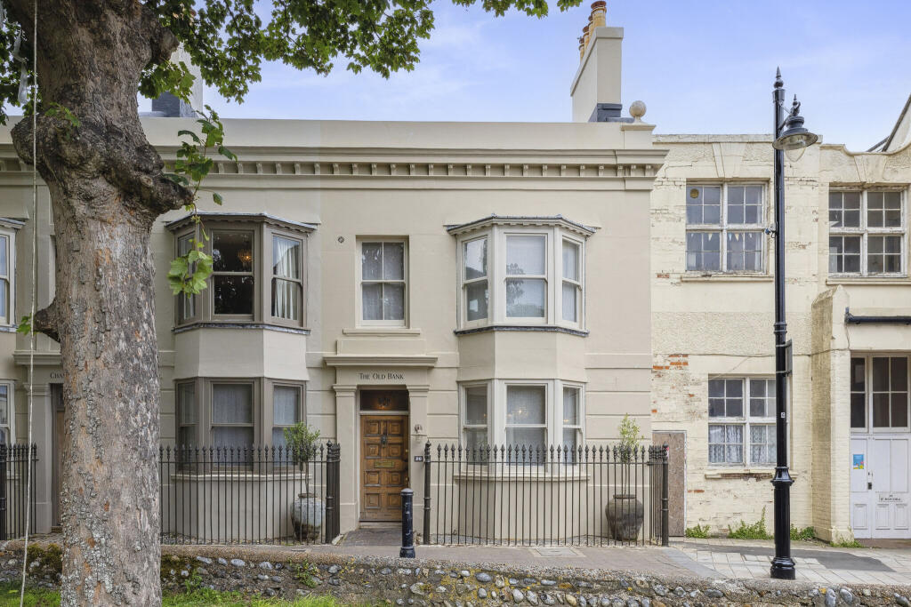 Main image of property: East Street, Shoreham-By-Sea, BN43