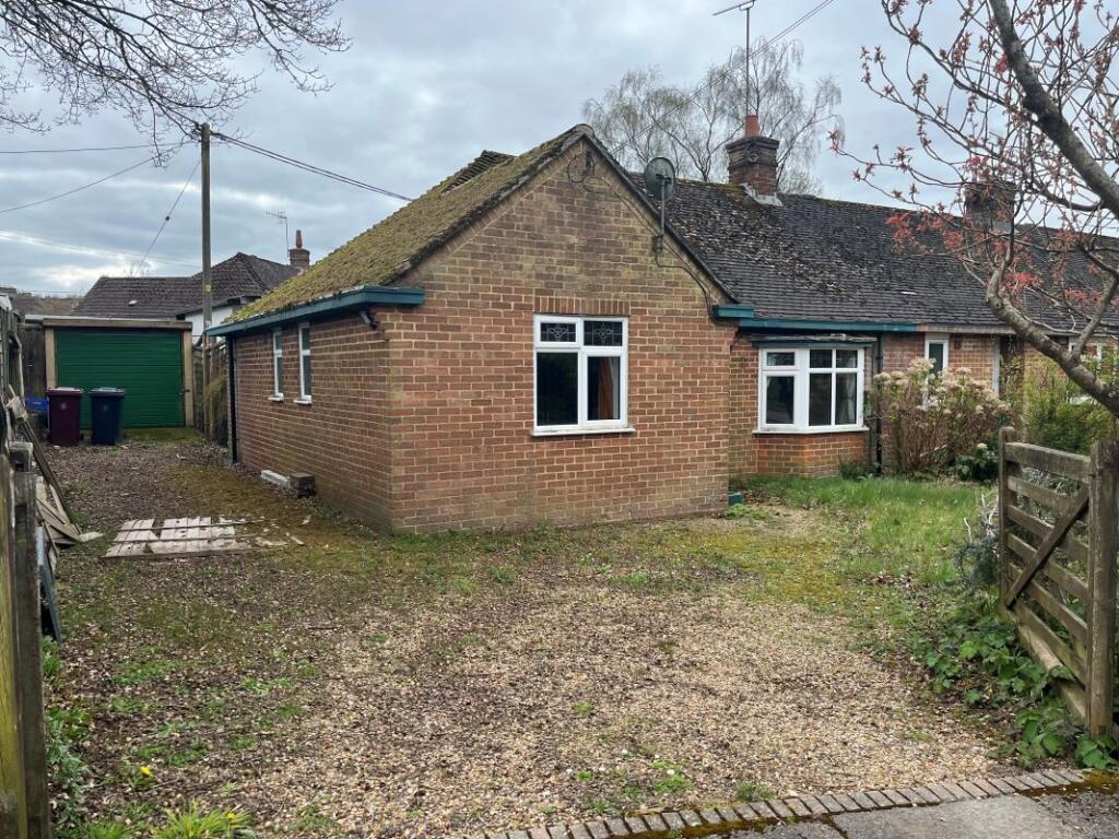 Main image of property: 71 Hammer Hill, Haslemere, Surrey, GU27 3QZ