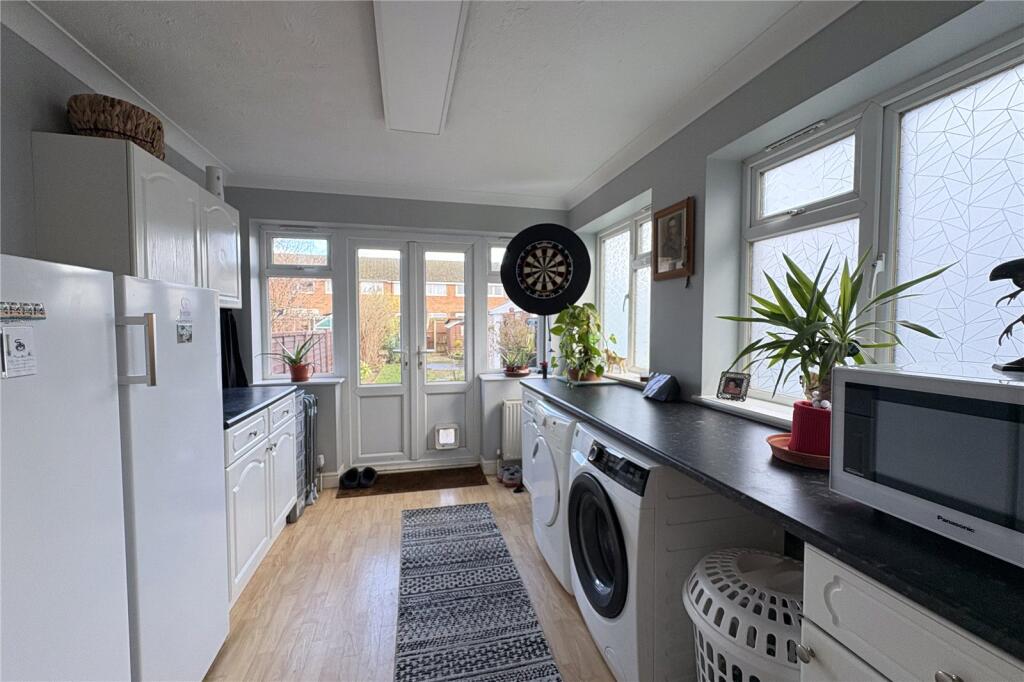 House in Rushmoor, North Town - View 5