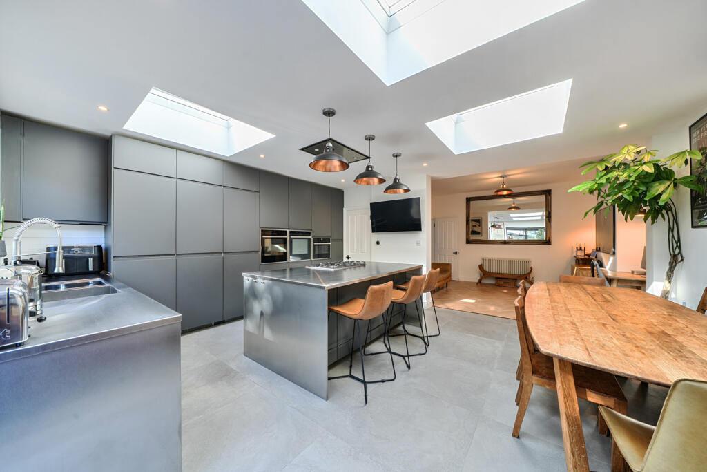 House in London - View 4