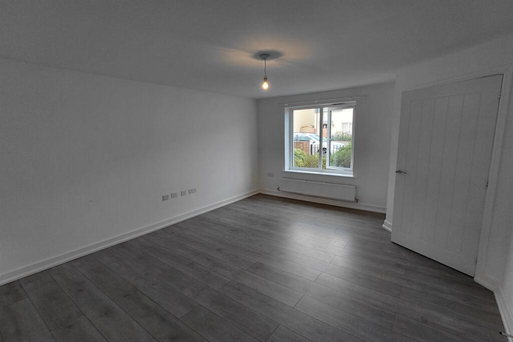 House in Exeter, Cranbrook - View 2