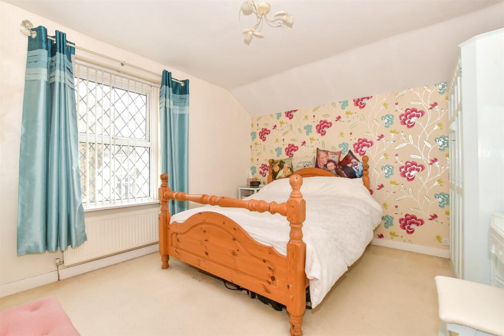 House in Sandown, Isle of Wight - More