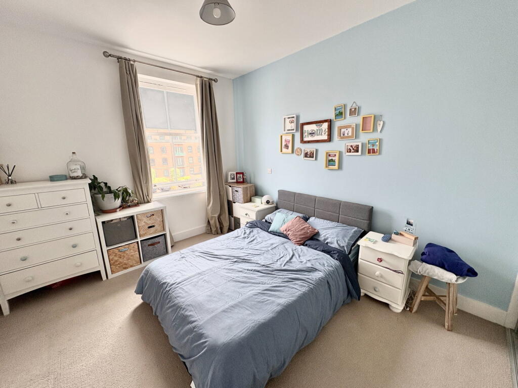 Apartment in Portsmouth - More