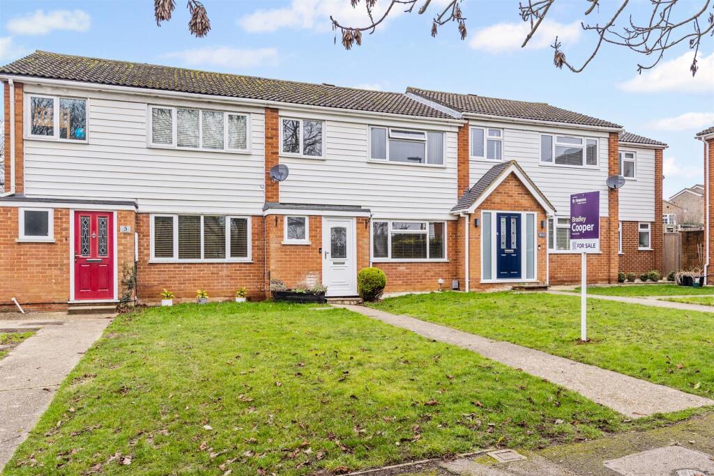 Main image of property: Pipit Close, Flitwick