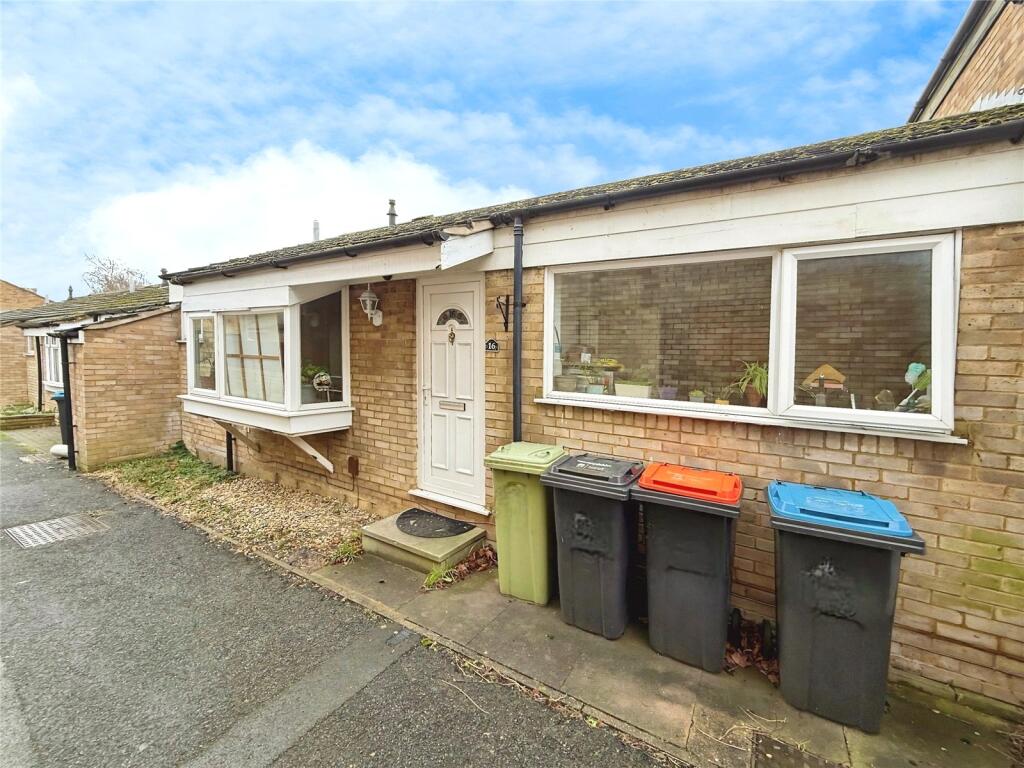 2-bed house on Buckingham Gate, Eaglestone, Milton Keynes, £220,000