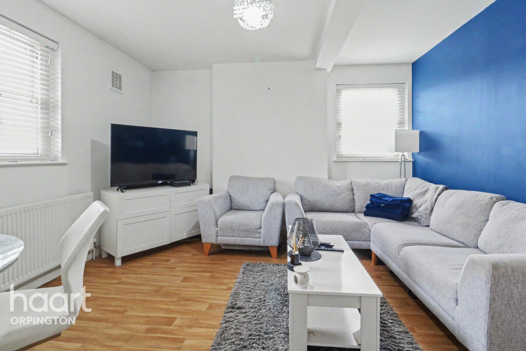 Apartment in Orpington, Broom Hill, Goddington - View 4