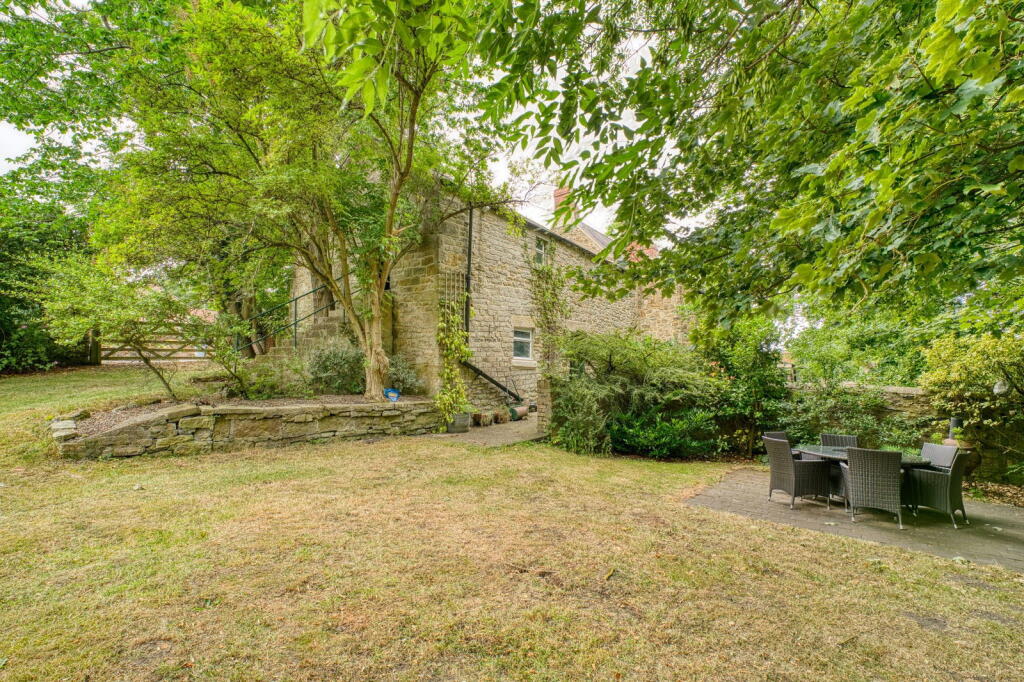 High Friarside Farmhouse, Burnopfield photo 3