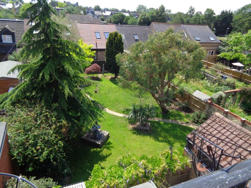 Main image of property: Chesterton Road, Cambridge, 