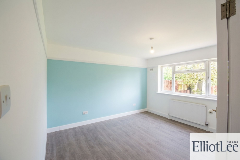 Apartment in London, London Borough of Harrow - View 4