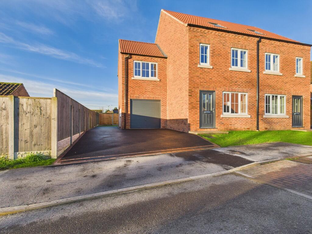 Main image of property: Saffre Close, Winterton, DN15