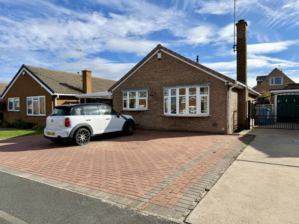 Main image of property: Leeming Close, Mansfield, NG20