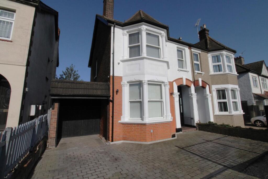Main image of property: Upminster Road, Hornchurch, Essex