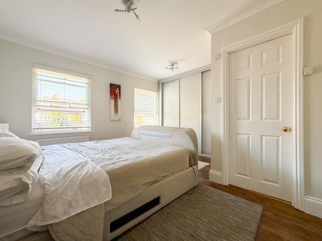 House in Twickenham - View 5