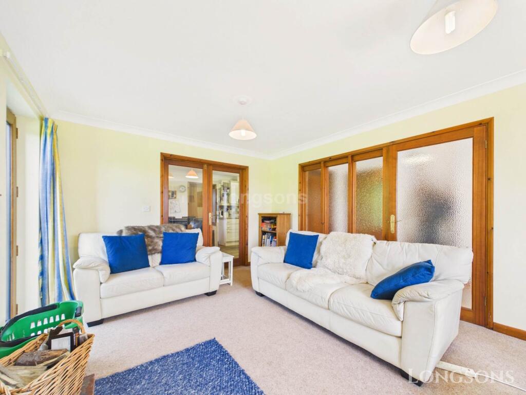 House in Breckland, Carbrooke - More