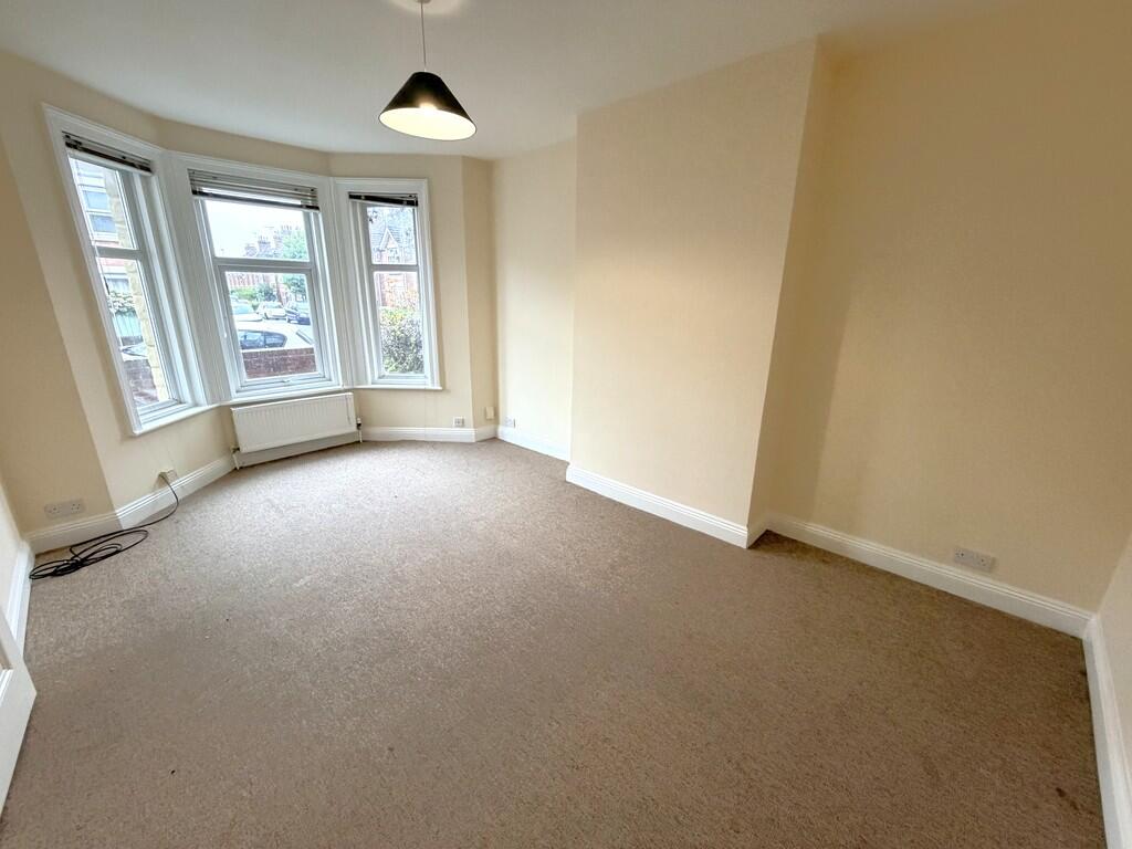 Kingston Road, Heckford Park photo 2