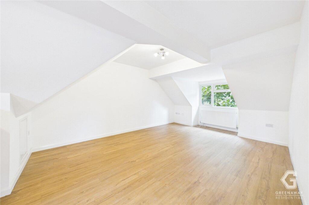 Apartment in Redhill - View 3