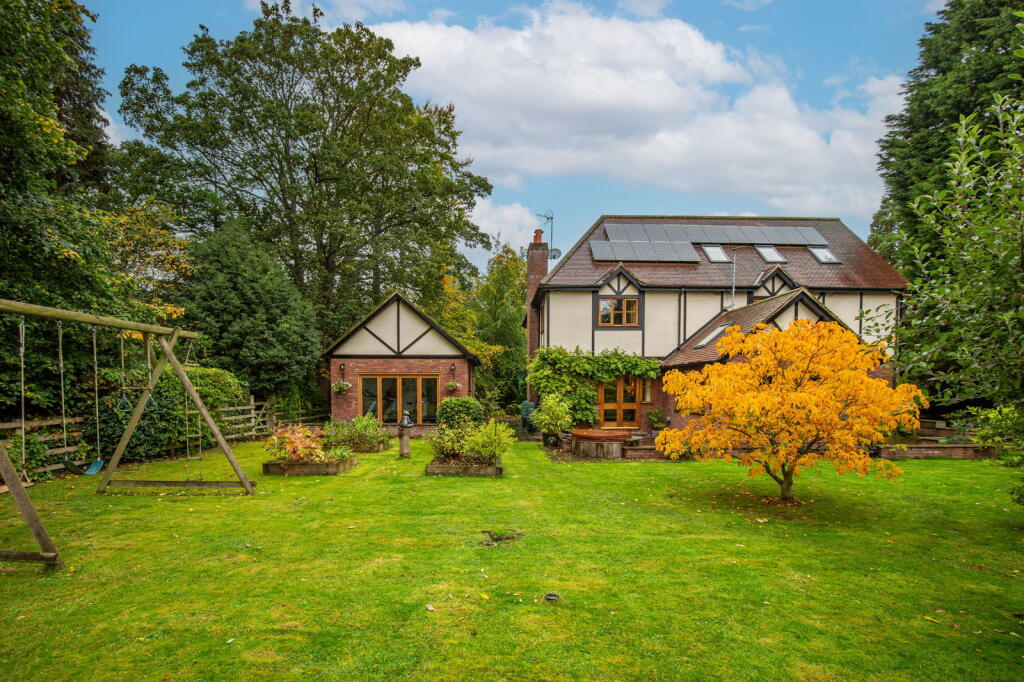 Stokesley Road, Guisborough, TS14 8DL photo 3