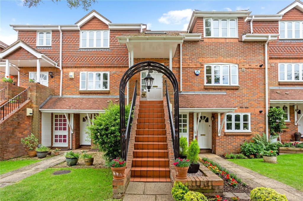 Main image of property: Sir Josephs Walk, Harpenden, Hertfordshire, AL5