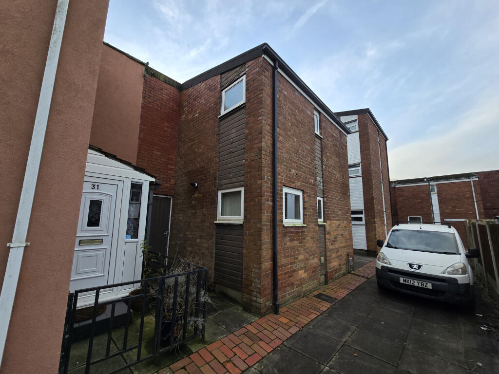 Main image of property: 33 Willow Hey, Skelmersdale, Lancashire, WN8