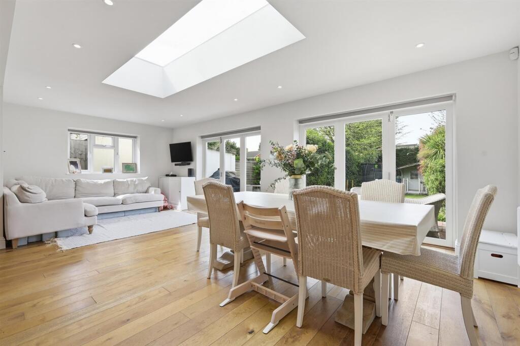 House in Brentwood, Essex - View 4