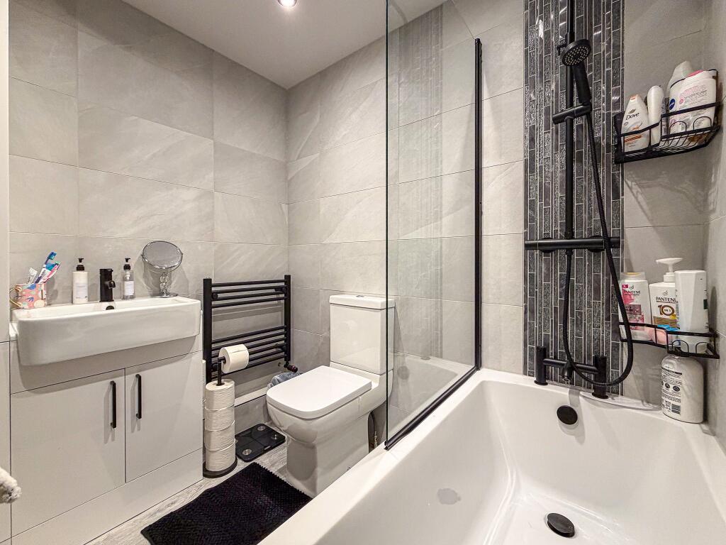 House in Newcastle upon Tyne - View 4