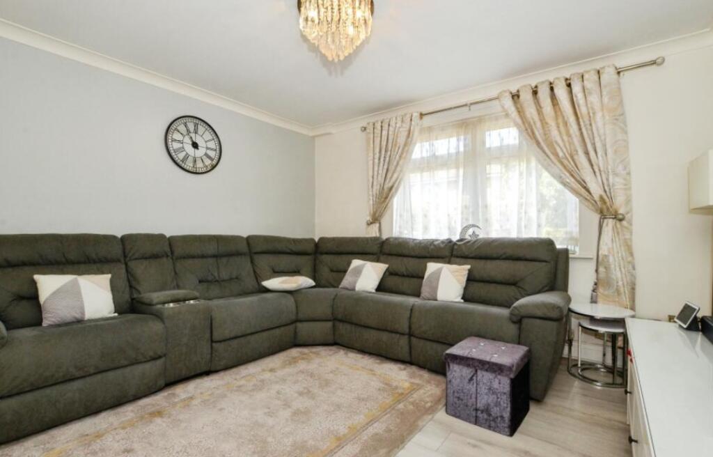 House in Harrow - View 4