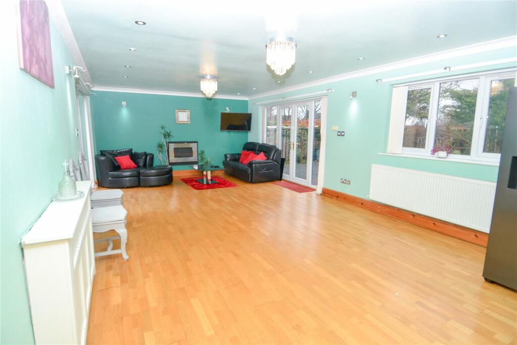 House in Greasby, Liverpool City Region - View 5