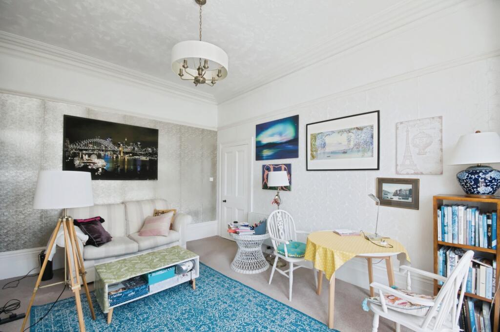 Apartment in Eastbourne, East Sussex - View 5