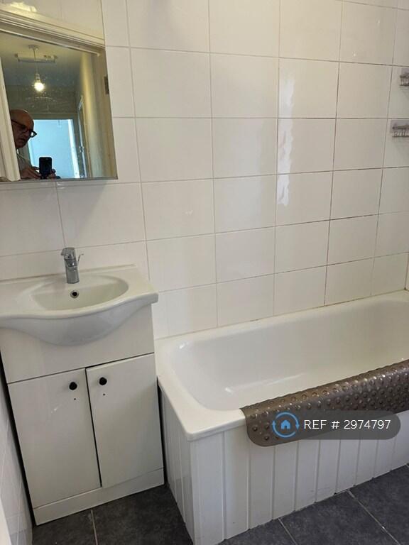 Apartment in London - View 3