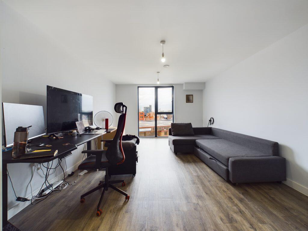 Main image of property: Birmingham New Street – 1 Bedroom Flat