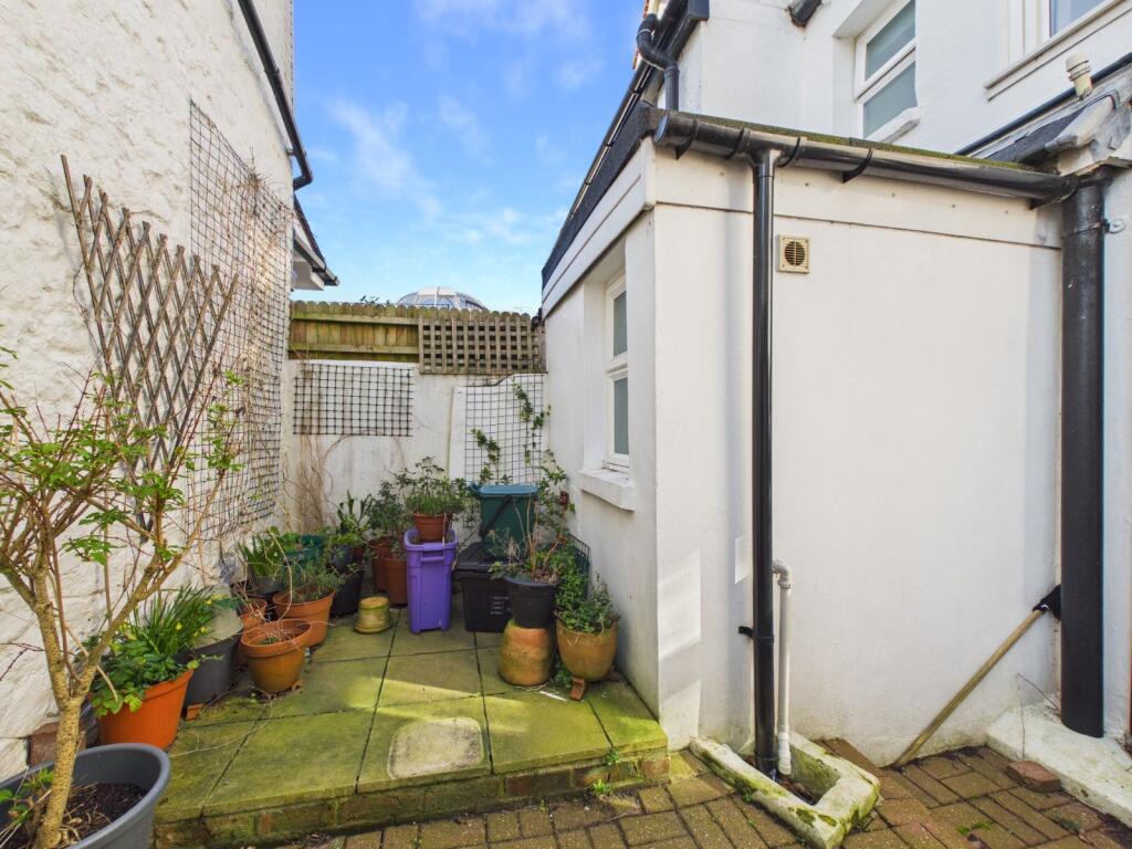 House in Canterbury - View 4