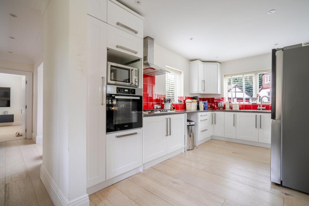 Hermitage Drive, Ascot, SL5 photo 4