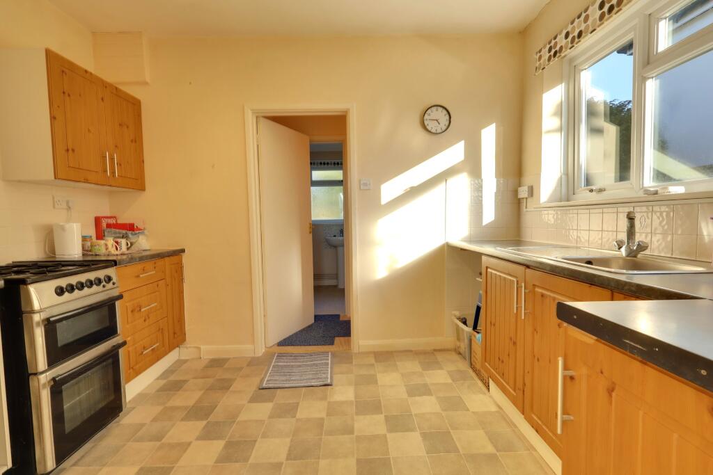 North Road, Clanfield photo 3