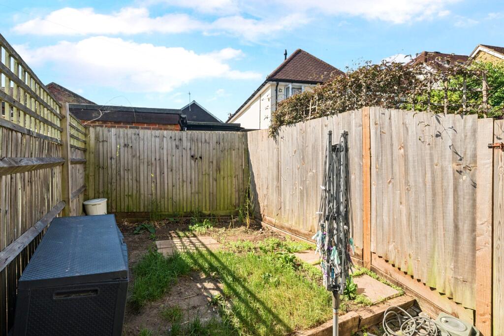 North Street, Farncombe, Godalming, Surrey, GU7 photo 4