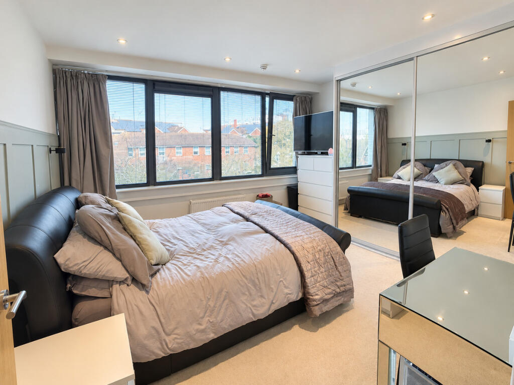 Apartment in Poole, Longfleet - View 5