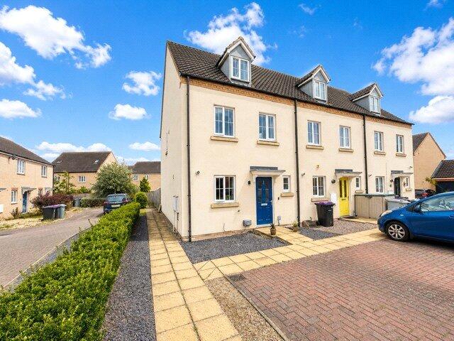 3-bed semi-detached on Ascot Close, Bourne, Lincolnshire, PE10, £210,000