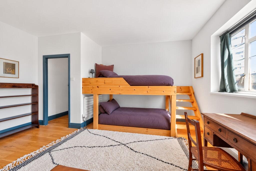 Apartment in London - View 5