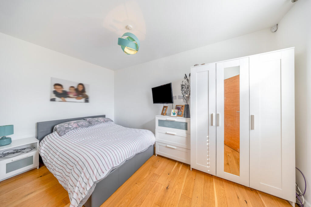 House in Reading, Wokingham - More