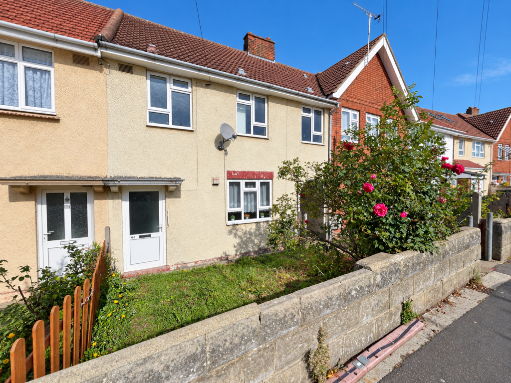 4-bed terraced on Hampton Crescent, Gravesend, DA12 4HY, £250,000