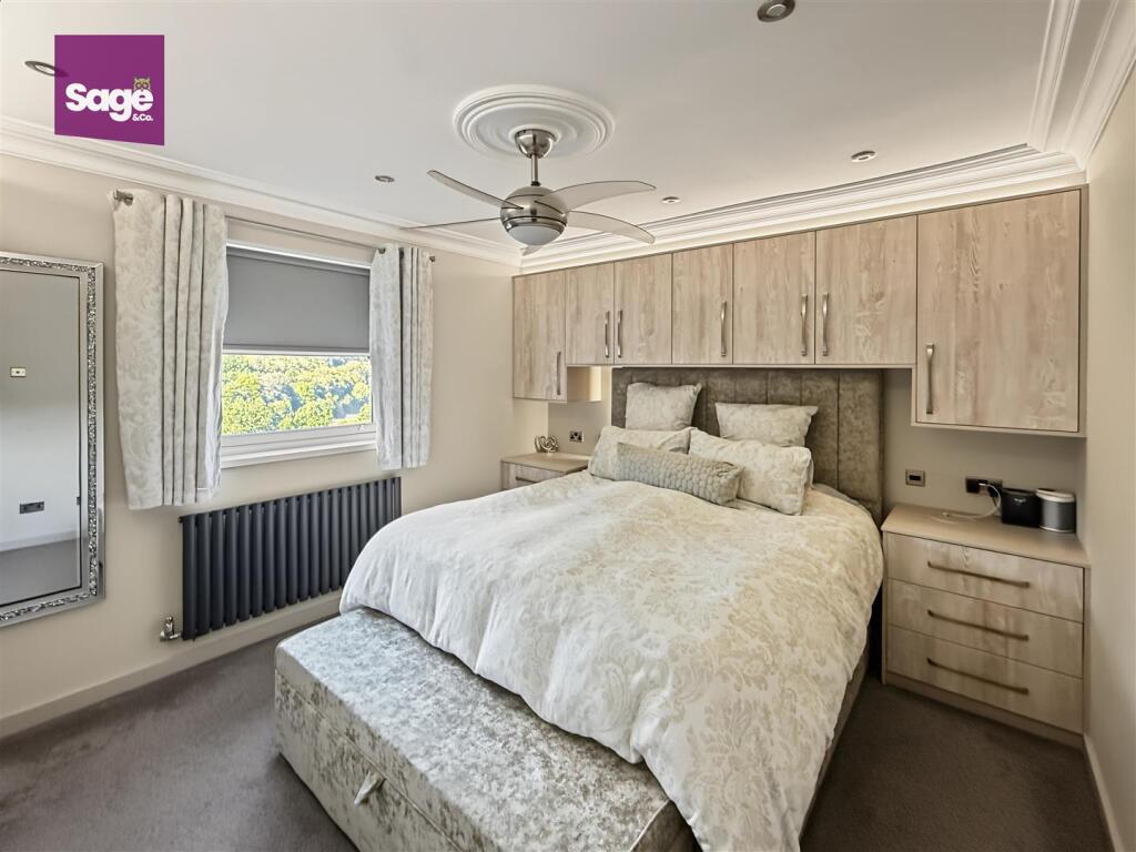 House in Newport - View 5