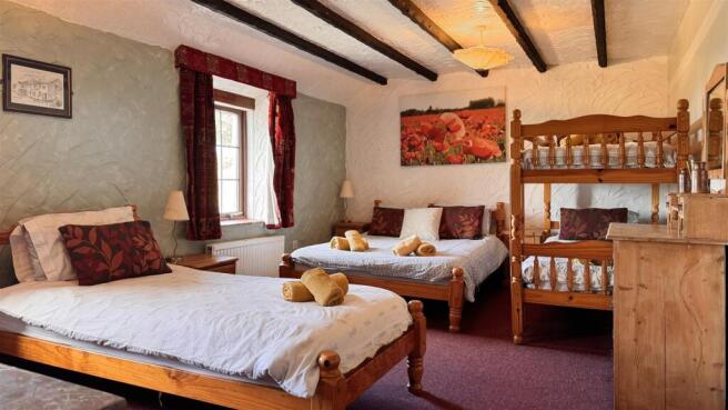 Rooms 5.jpg