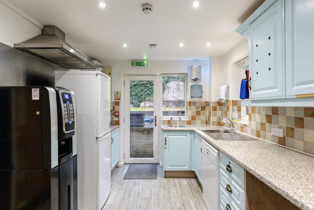 Beechmount Close, Weston-super-Mare photo 3