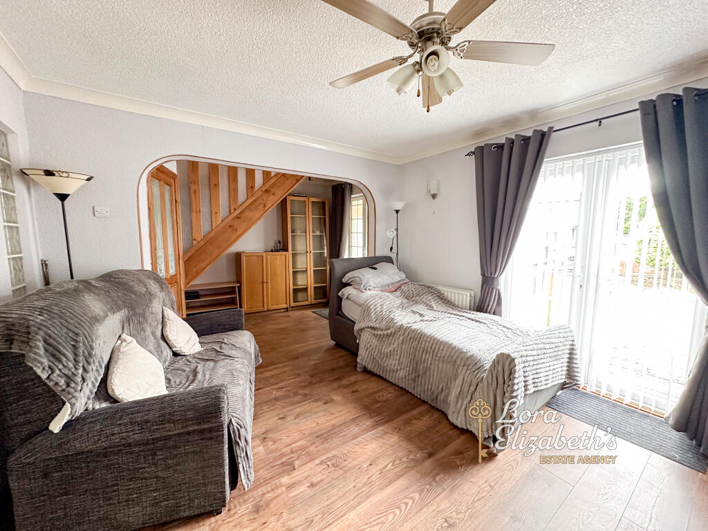 House in Ashfield, Sutton in Ashfield, Nottinghamshire - More