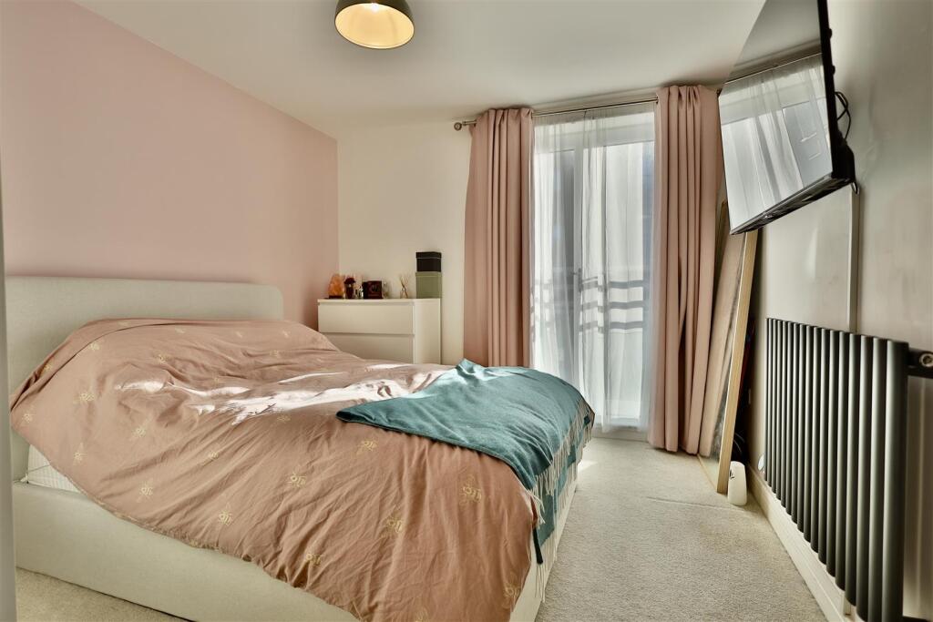 Apartment in Gateshead, North East - View 2