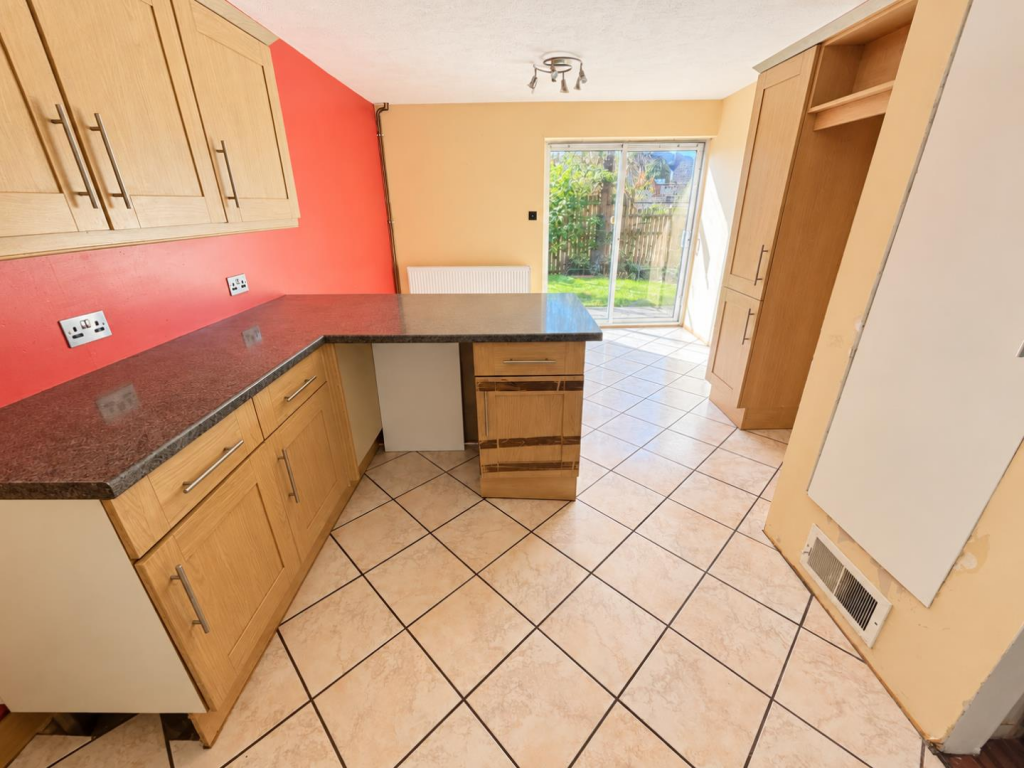 Spenfield Court, Lings, Northampton NN3 photo 4