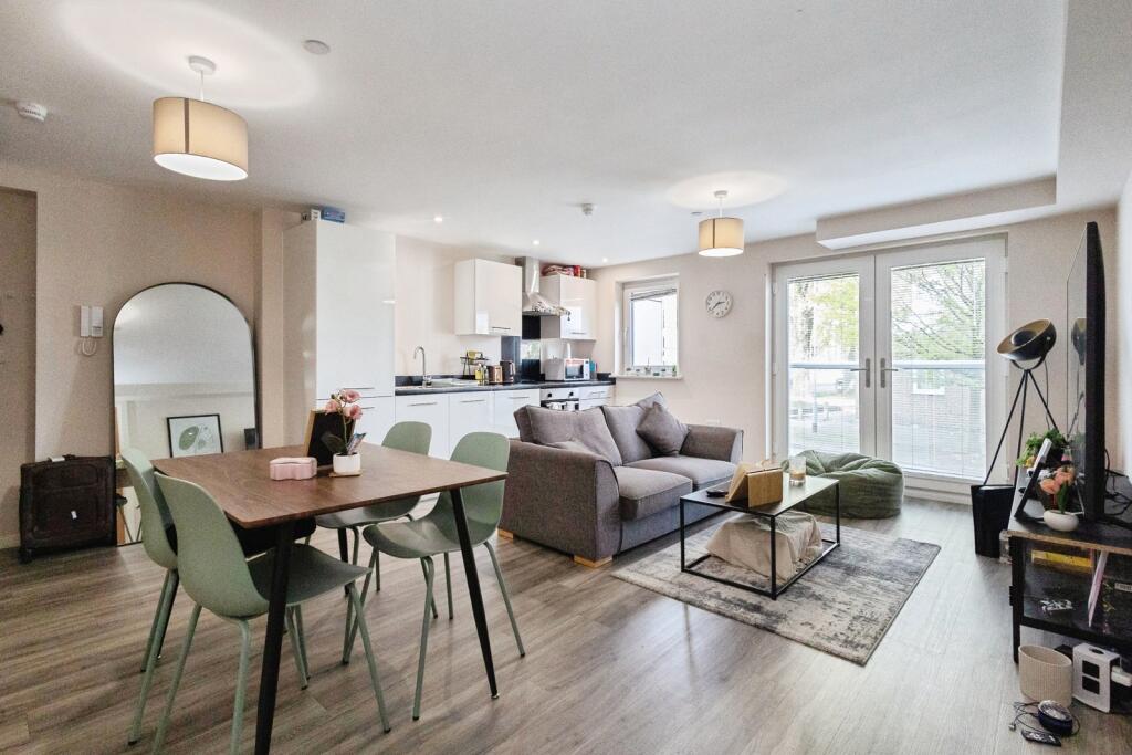 Apartment in Manchester, First Street, Hulme - View 4