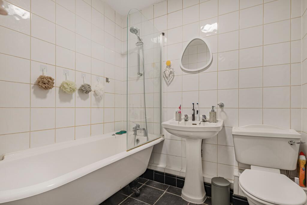 Apartment in London - View 3