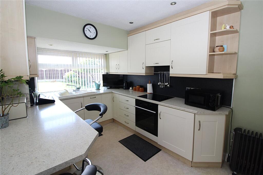 Ring Road, Halton, Leeds, West Yorkshire, LS15 photo 4